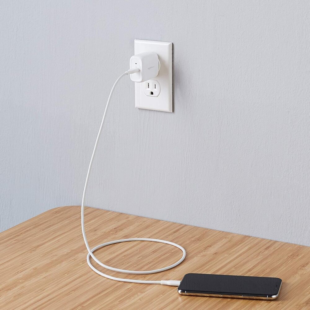 Cargador de Pared Amazon Basic puerto USB-C 20W carga rapida color Blanco B08MVCMNDD