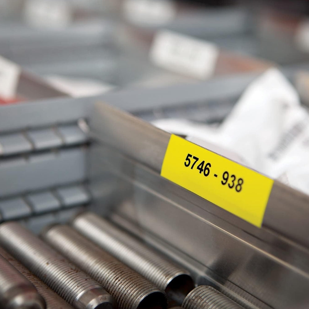 Cinta Dymo Rhino Industrial Vinil texto Negro fondo Amarillo 19mm x 5.5m 18433