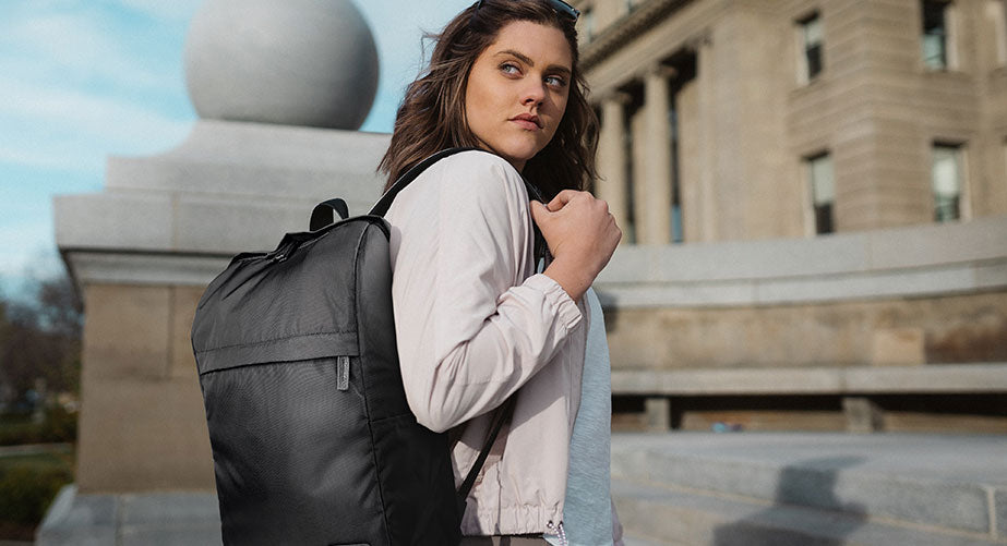 Mochila Xtech para Laptop hasta 15.6" Soporta 10Kg color Negro XTB-209