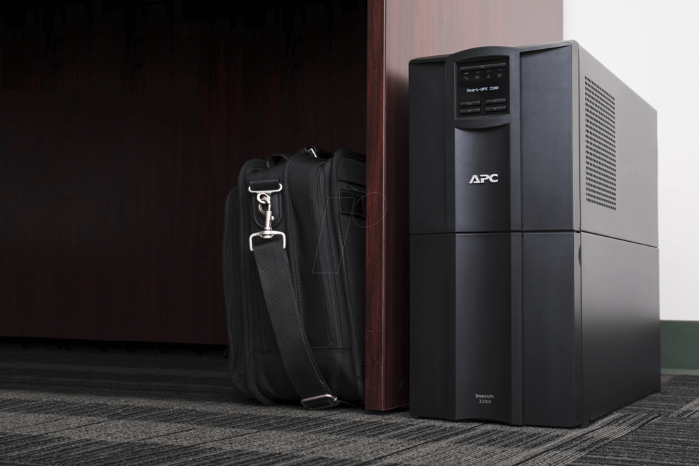 UPS APC Interactivo de 2200VA 1980W 230V AVR Linea Interactiva Salidas 8xIEC C13 y 1 IEC C19 Puerto SmartConnect+SmartSlot Pa