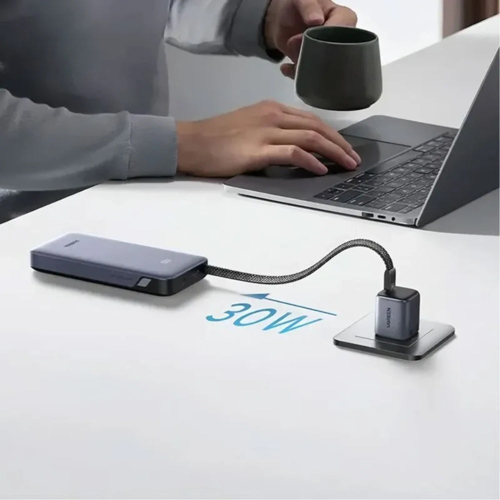 Power Bank Ugreen 20.000mAh 30W Pantalla LCD Cable USB-C Puerto 1xUSB-A 1xUSB-C Conectividad Multidispositivo 55985B