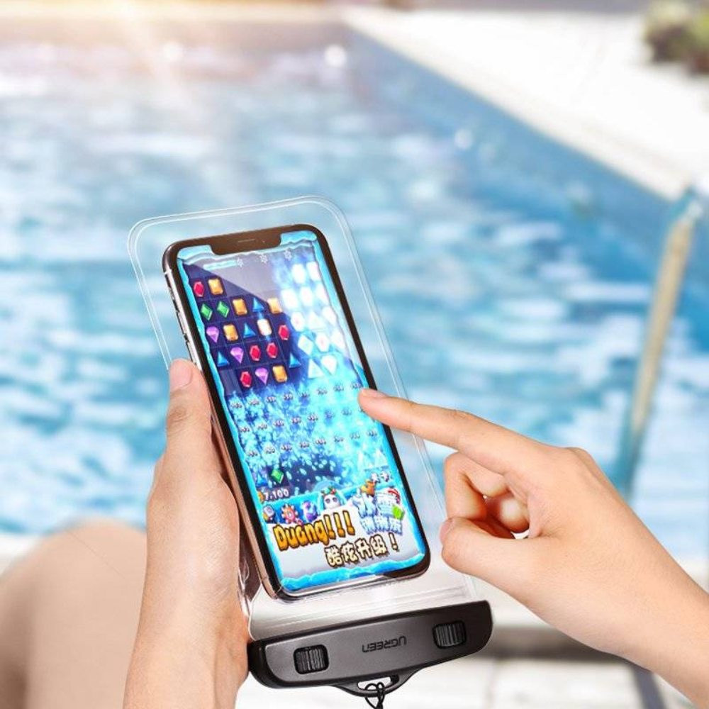 Funda Ugreen Universal Impermeable Proteccion IPX8 Compatible con Cualquier Celular Resiste 30M bajo el Agua 60959