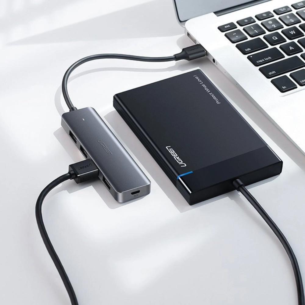Hub USB-C Ugreen 4 USB-A 3.0 y 1 USB-C solo para Datos Longitud del Cable 15cm 70336