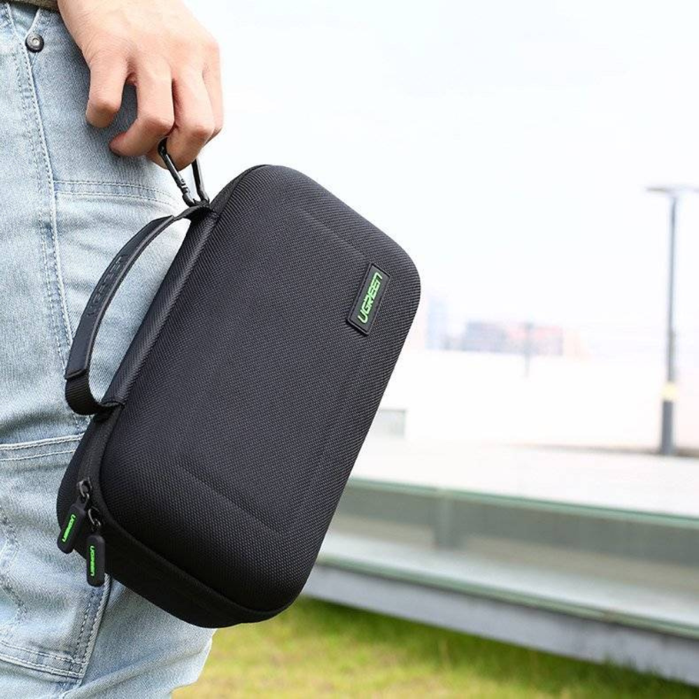 Estuche Ugreen para Nintendo Switch Tamaño S con Material Rigido que permite Almacenar Accesorios 50275
