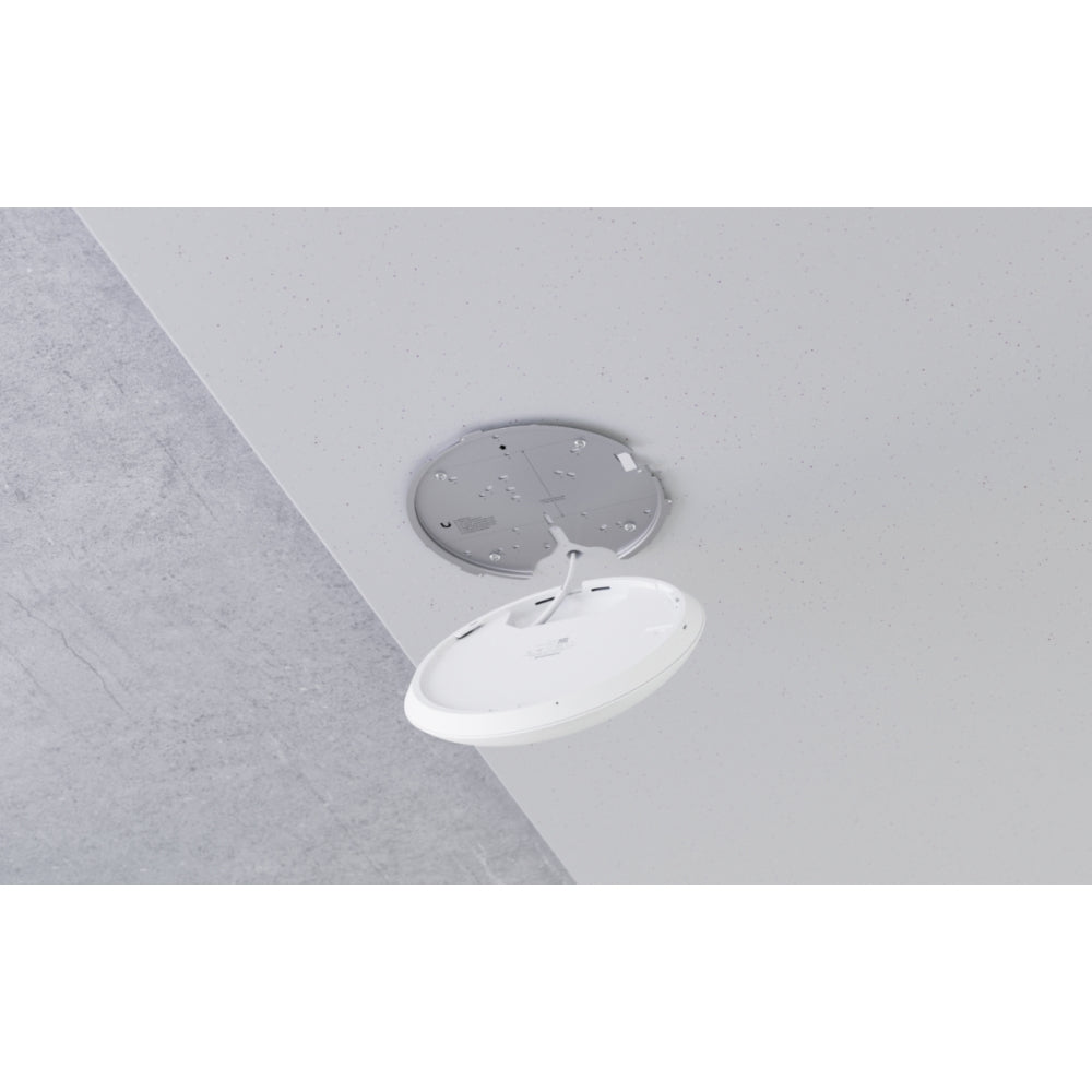 Access Point Ubiquiti WiFi7 Unifi PRO 2.4 5 6 GHz Full Duplex 802.3AT 8 SSIDs Soporta hasta 300 Usuarios Sin Inyector PoE Semi Interior IP54 UB-U7-PRO